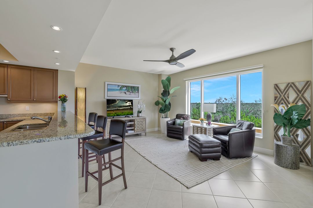 1050 Borghese Ln #204, Naples, FL 34114