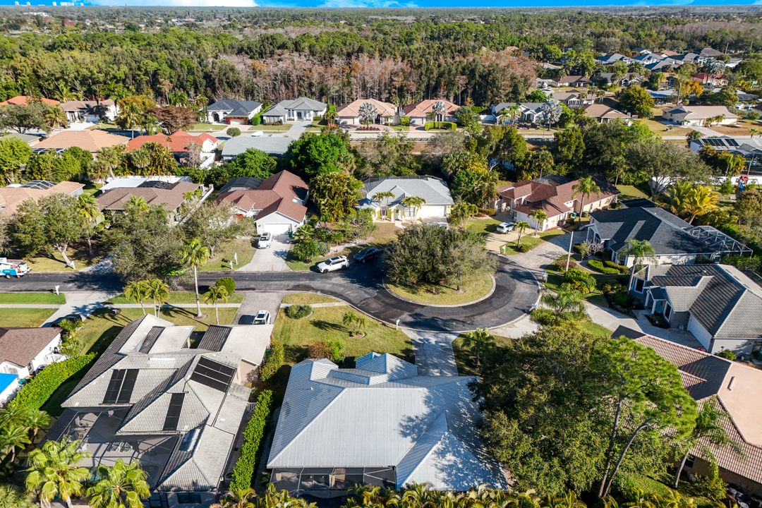 302 Sawgrass Ct, Naples, FL 34110