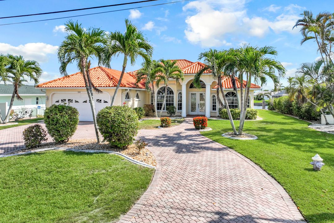 2008 Palaco Grande Pkwy, Cape Coral, FL 33904