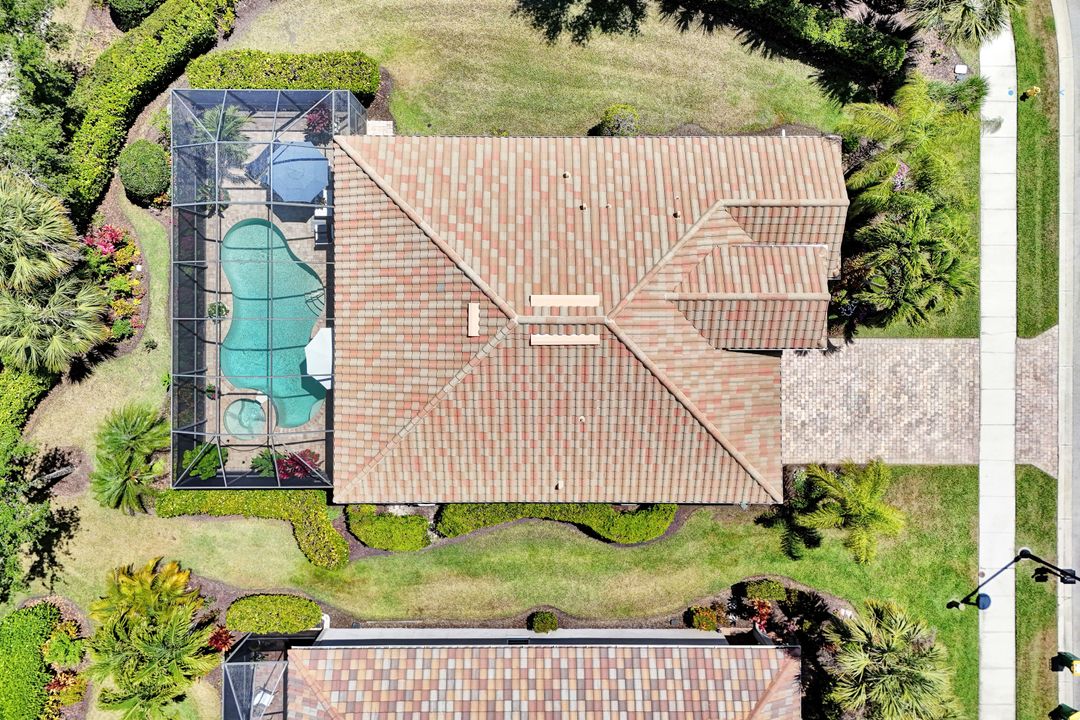9578 Coquina Cir, Naples, FL 34120