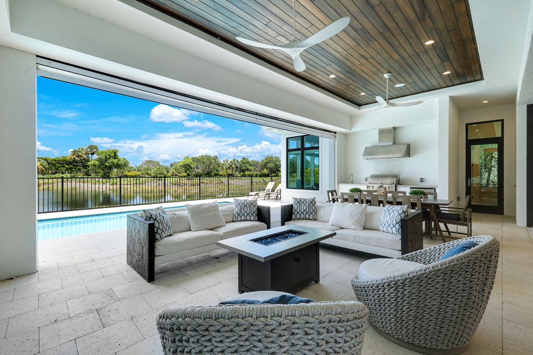 9937 Montiano Dr, Naples, FL 34113