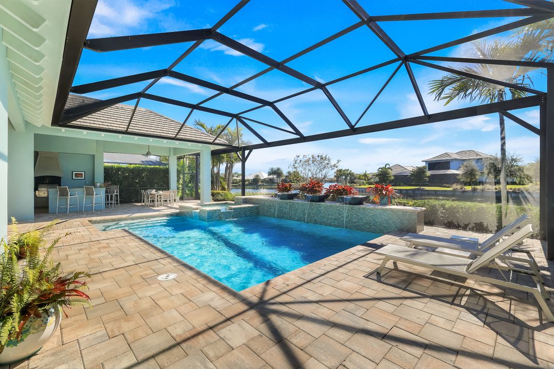 5750 Clarendon Dr, Naples, FL 34113