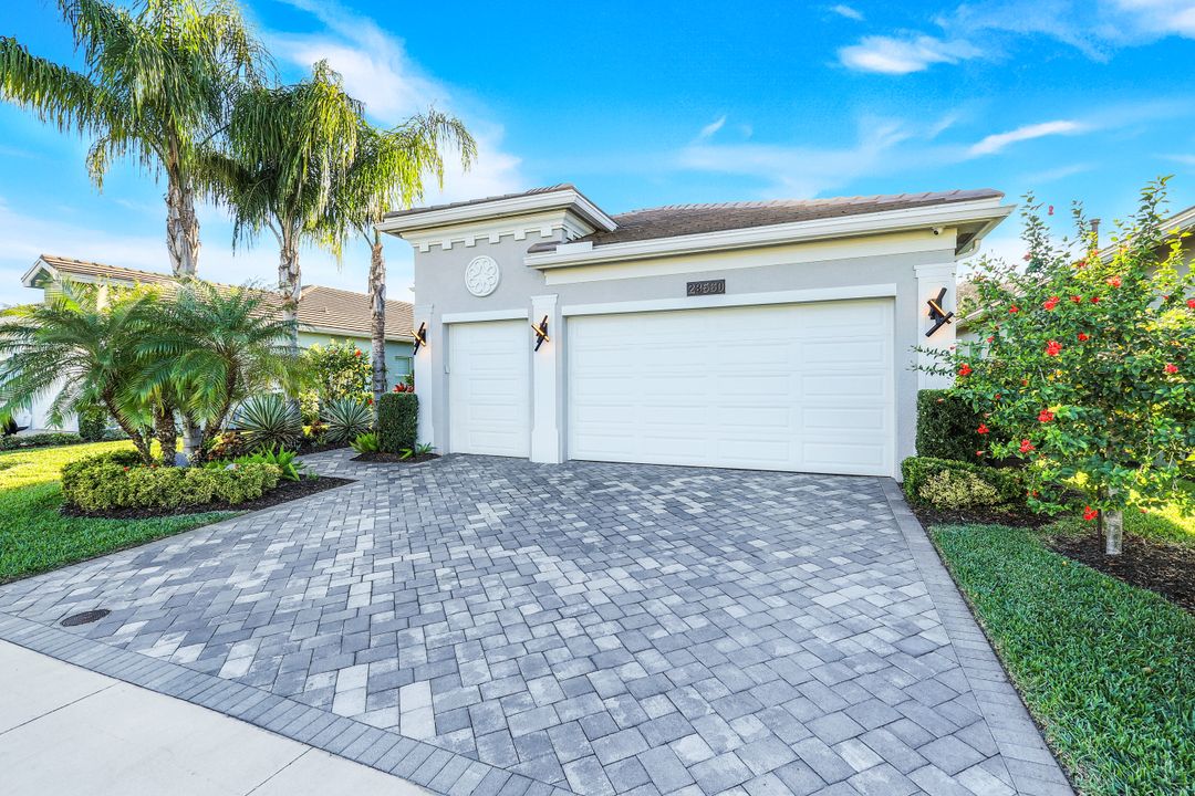 28560 Twain Dr, Bonita Springs, FL 34135
