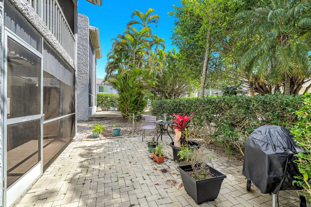 12 Watercolor Cir #12, Naples, FL 34113