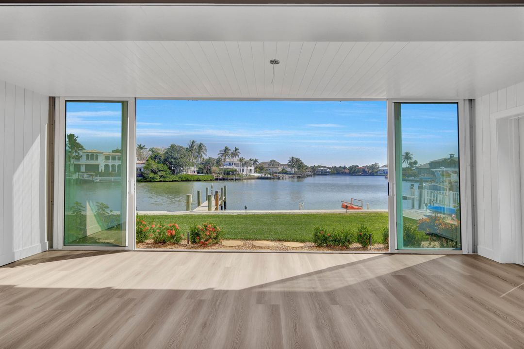 1910 Gulf Shore Blvd N, Naples, FL 34102