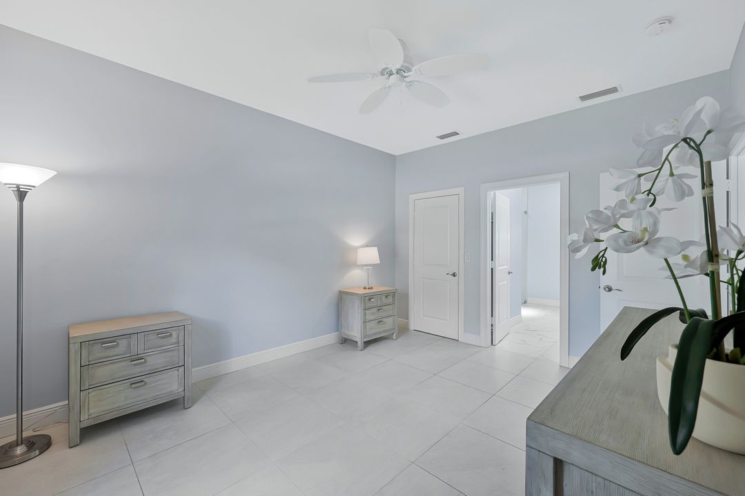 3892 14th St N, Naples, FL 34103
