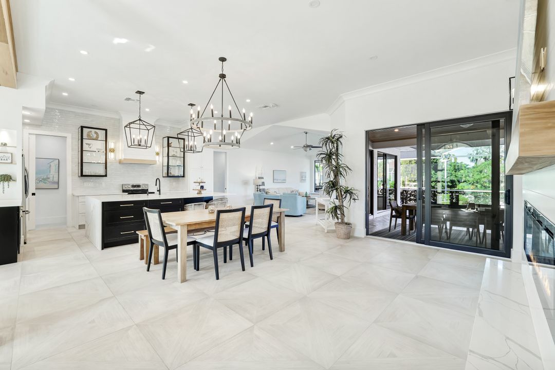 910 Ivory Ct, Marco Island, FL 34145