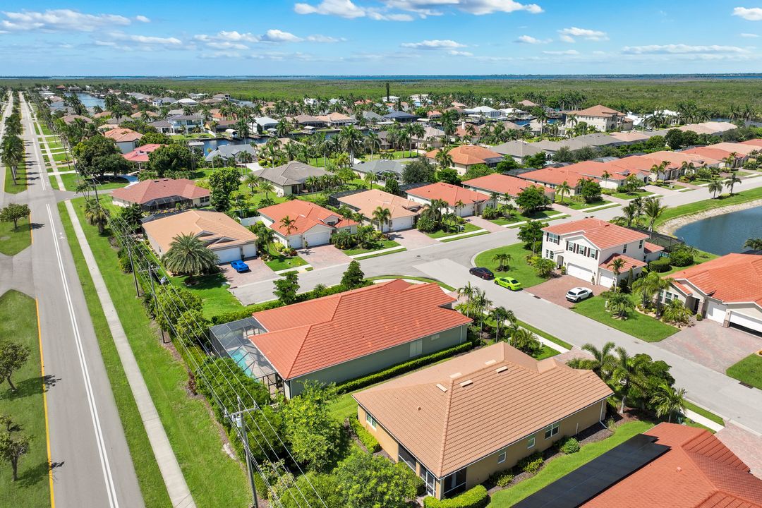 2899 Sunset Pointe Cir, Cape Coral, FL 33914