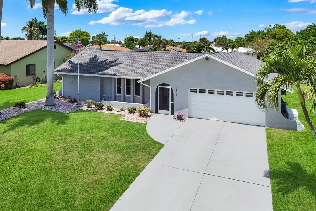 2107 SE 25th Terrace, Cape Coral, FL 33904