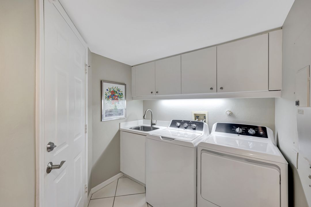 2100 L'Ambiance Cir #101, Naples, FL 34108