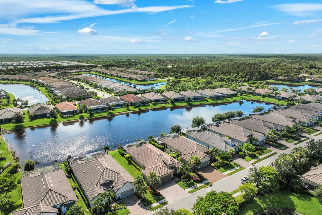 8362 Viale Cir, Naples, FL 34114