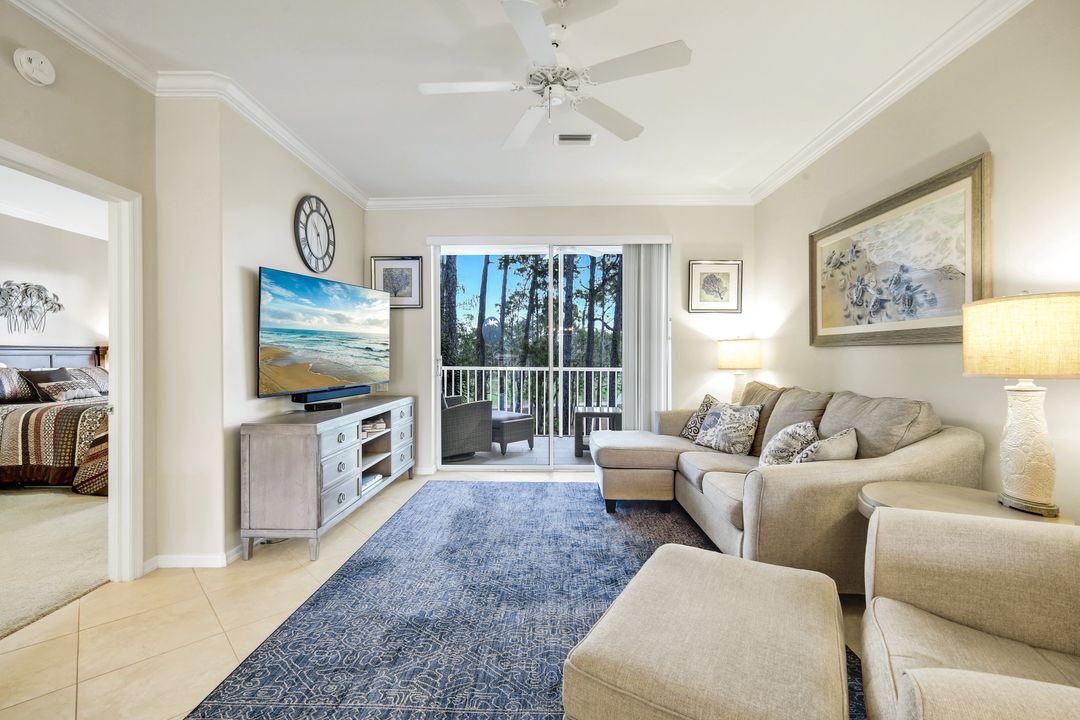 8253 Parkstone Pl #206, Naples, FL 34120