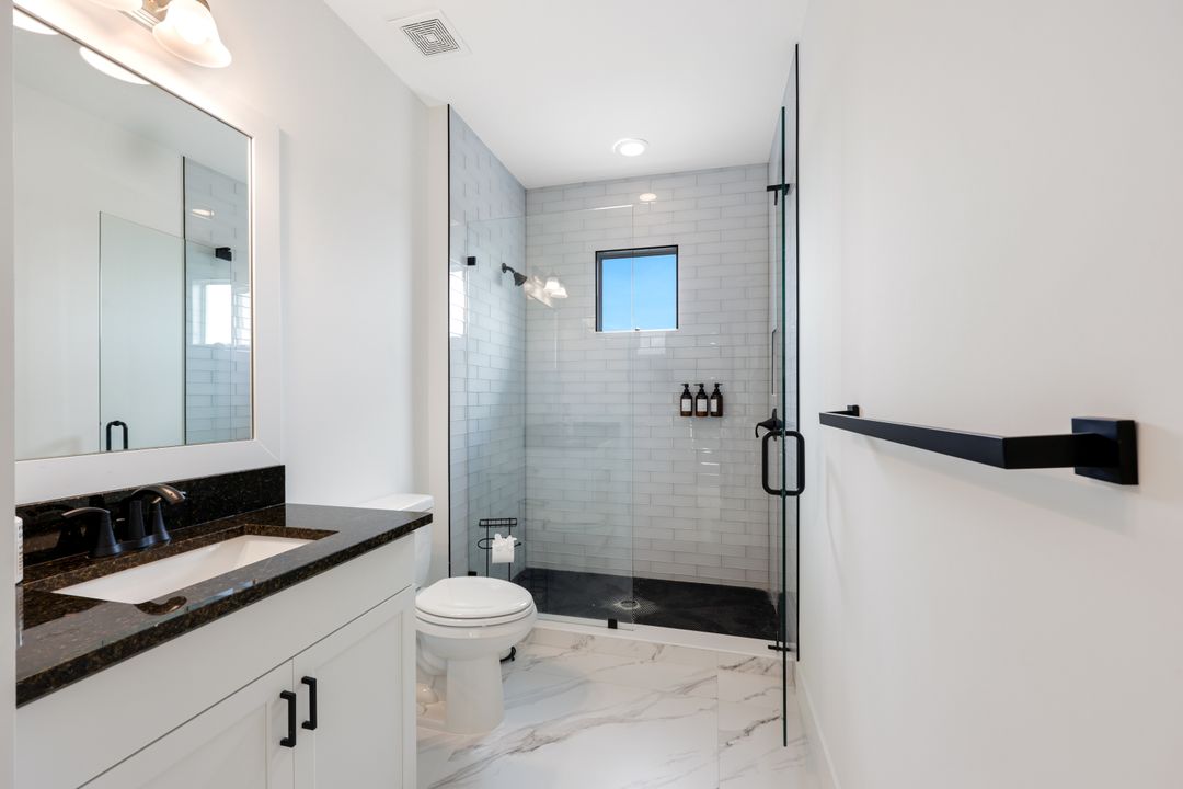 3697 Sapphire Cv Cir, Naples, FL 34114
