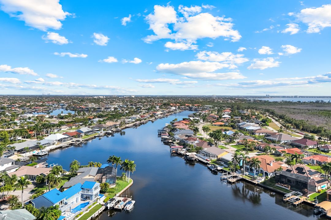 5743 SW 9th Ct, Cape Coral, FL 33914