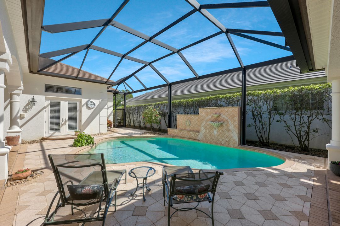5058 Kensington High St, Naples, FL 34105