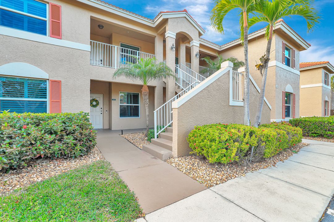 6270 Huntington Lakes Cir #204, Naples, FL 34119