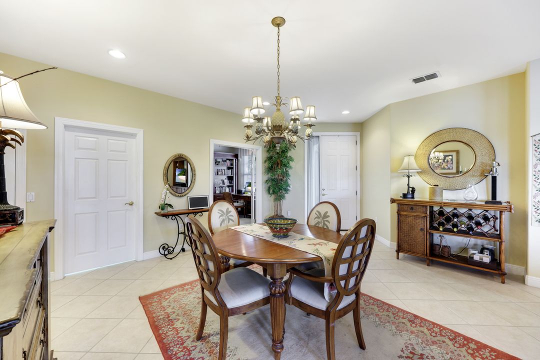 4805 Shinnecock Hills Ct #102, Naples, FL 34112