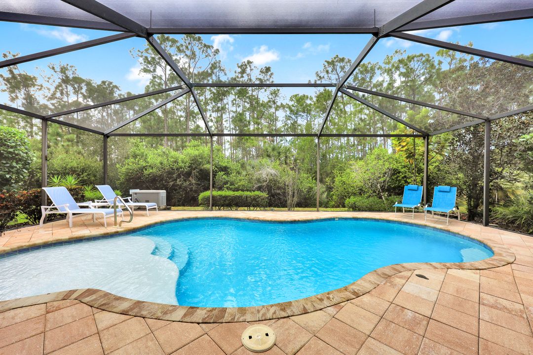 7655 Martino Cir, Naples, FL 34112