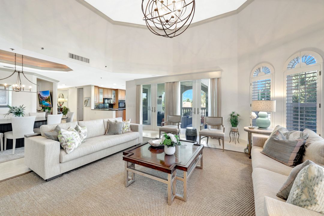 1006 5th St S, Naples, FL 34102