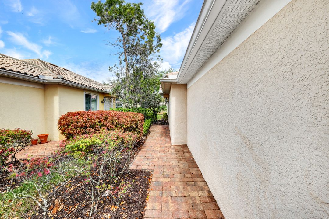 28729 Xenon Way, Bonita Springs, FL 34135
