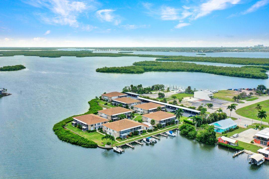 330 Kon Tiki Dr #D-1, Naples, FL 34113