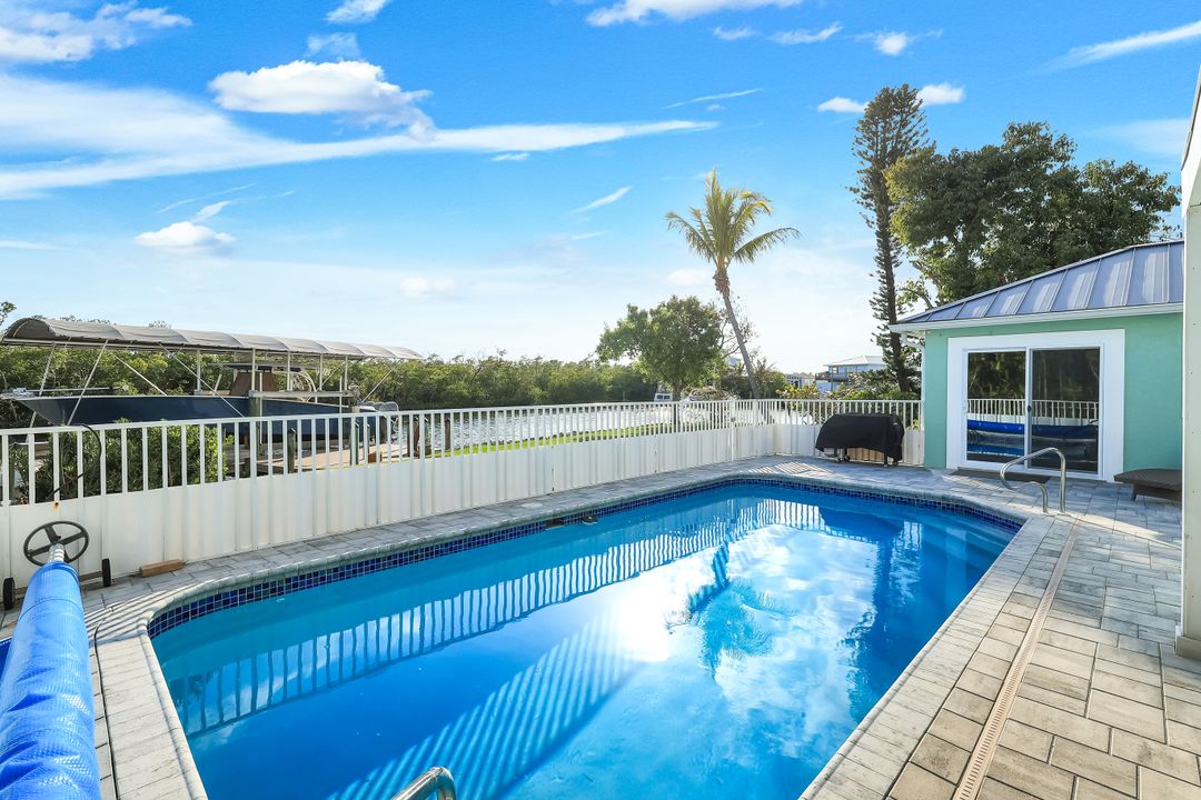 11861 Isle of Palms Dr, Fort Myers Beach, FL 33931