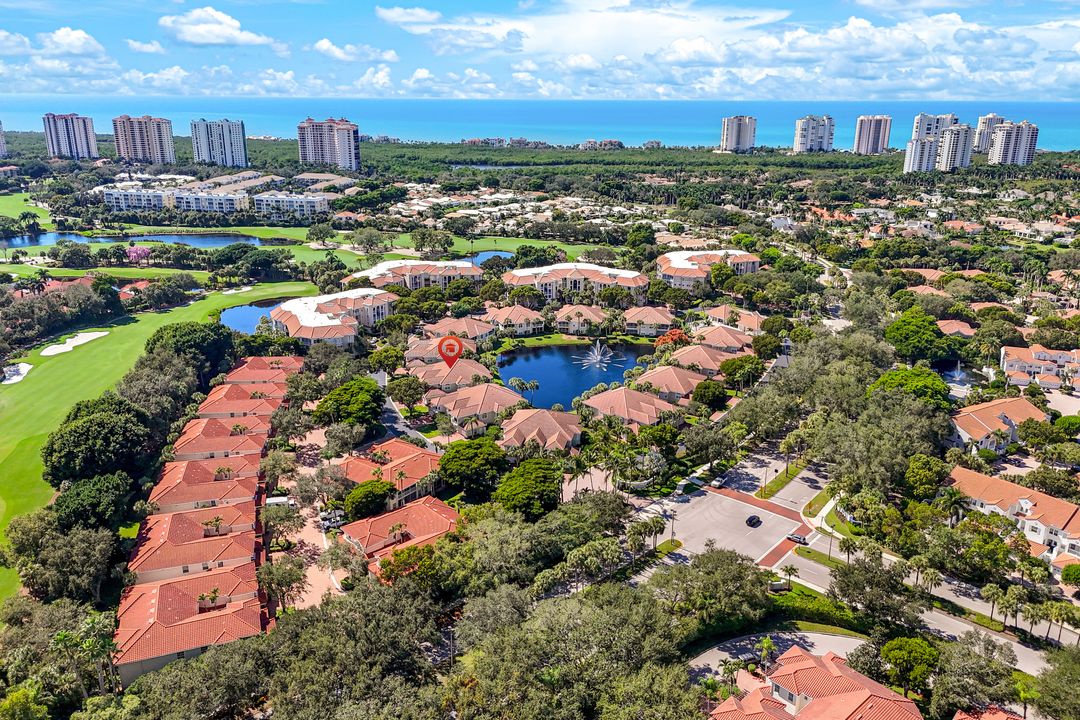 8453 Abbington Cir #811, Naples, FL 34108