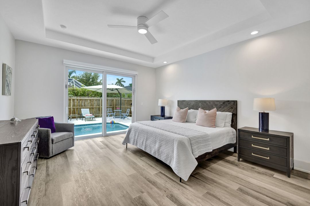 574 94th Ave N, Naples, FL 34108