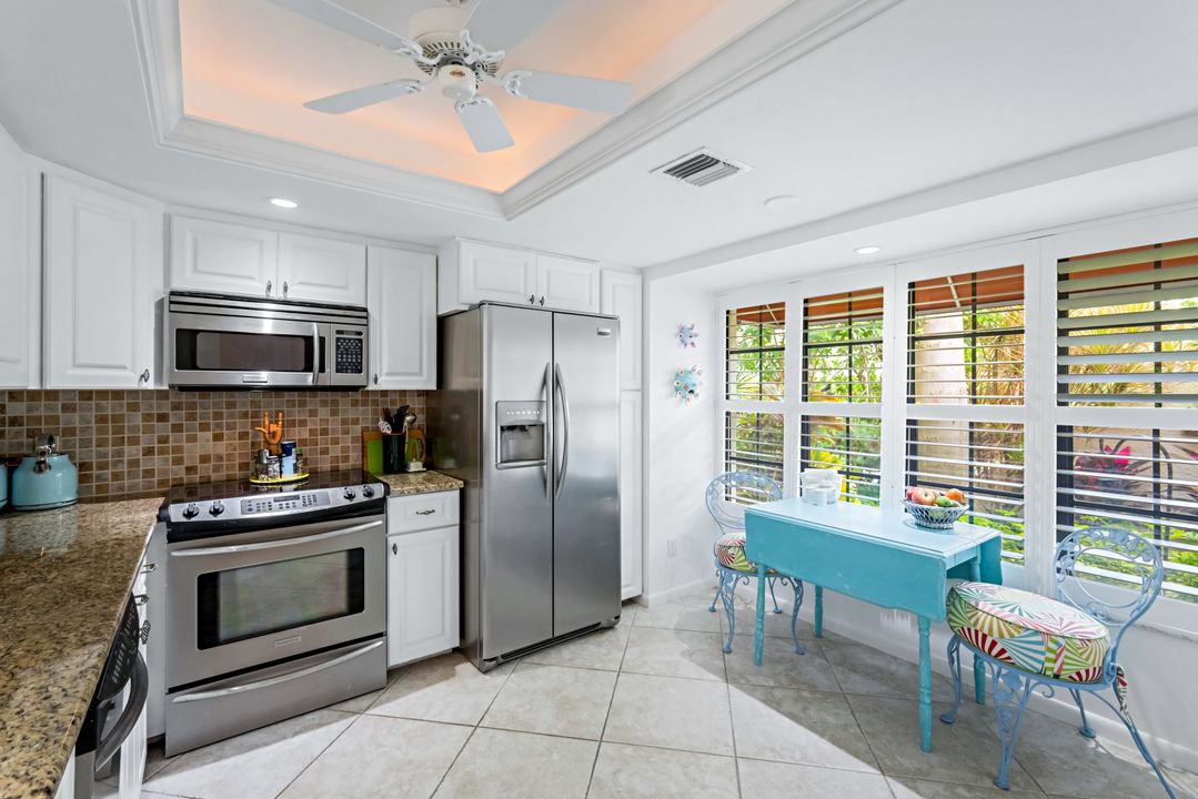 511 Serendipity Dr #511, Naples, FL 34108