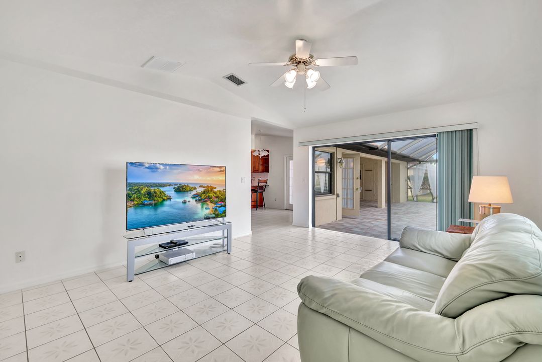 1705 SE 7th St, Cape Coral, FL 33990