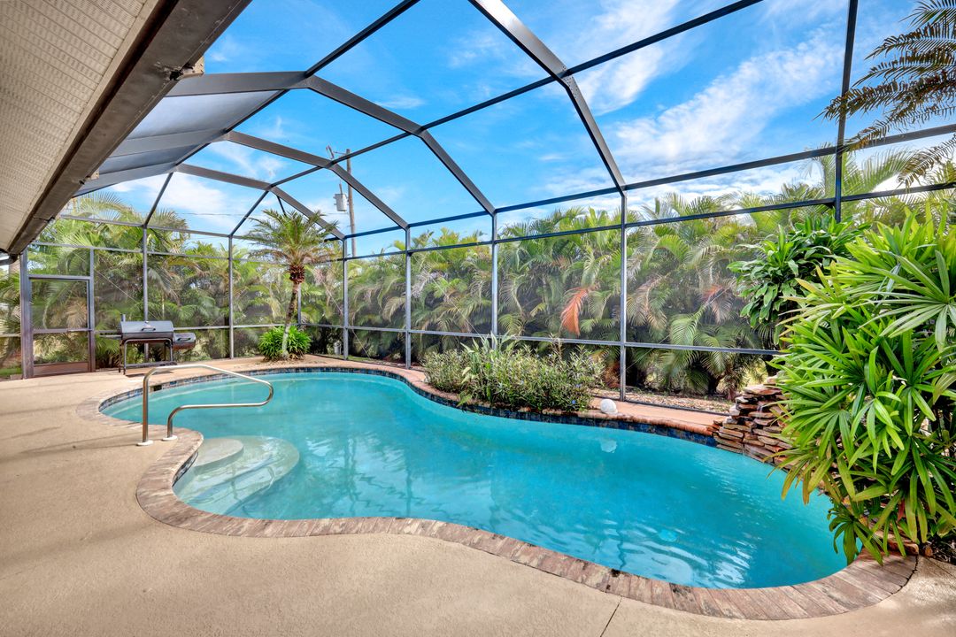 2001 NE 15th Ave, Cape Coral, FL 33909