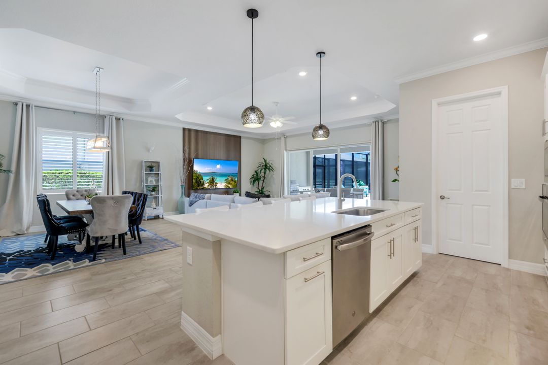 15242 Blue Bay Cir, Miromar Lakes, FL 33913