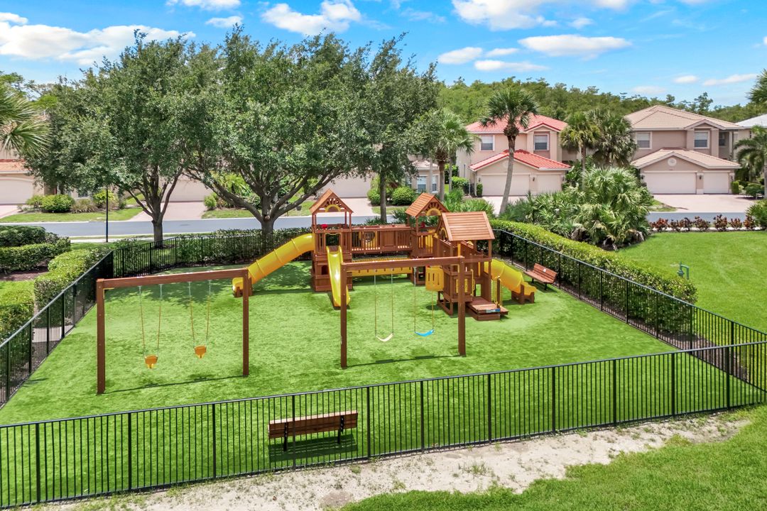 10490 Spruce Pine Ct, Fort Myers, FL 33913