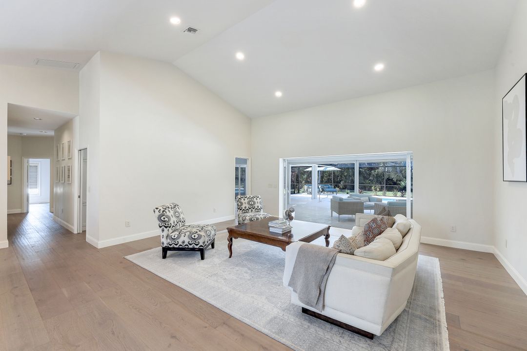 2209 Noble Ct, Naples, FL 34110