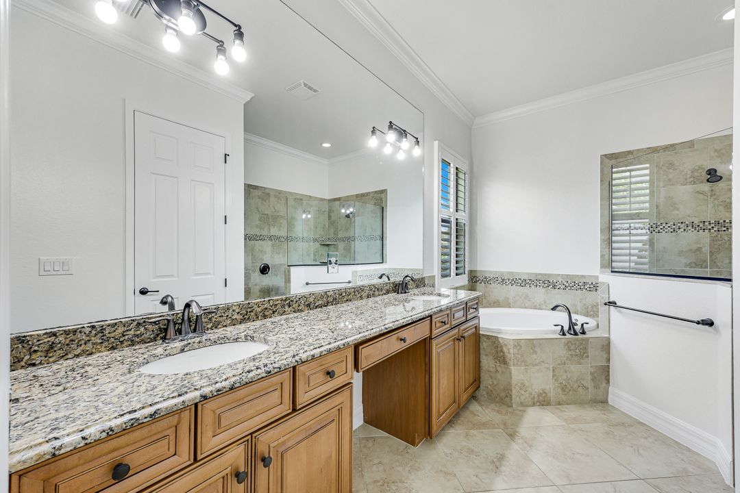12643 Kinross Ln, Naples, FL 34120