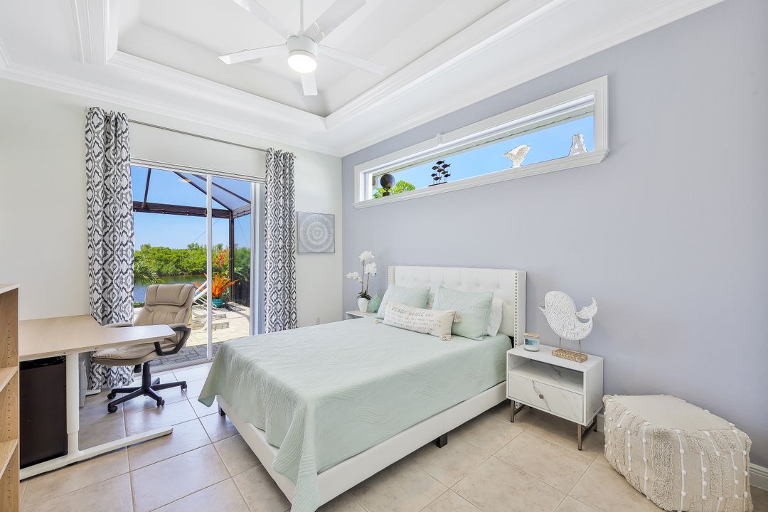 3724 Surfside Blvd, Cape Coral, FL 33914