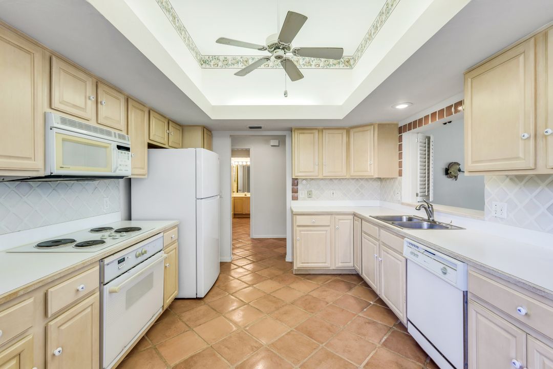 15117 Royal Fern Ln N #201, Naples, FL 34110