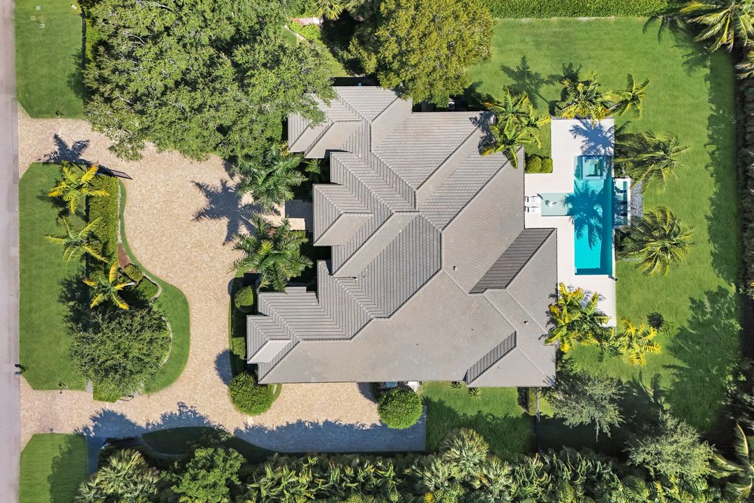112 Hickory Rd, Naples, FL 34108