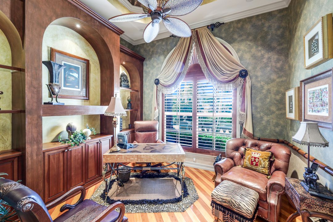 2350 Cheshire Ln, Naples, FL 34109