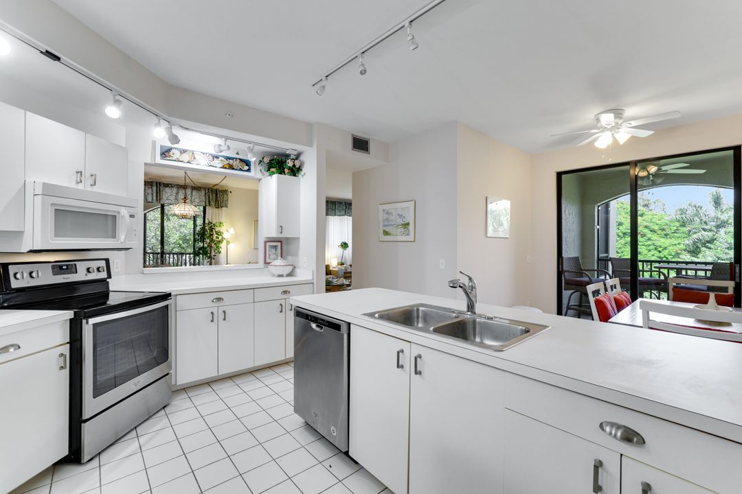 6510 Valen Way #205, Naples, FL 34108