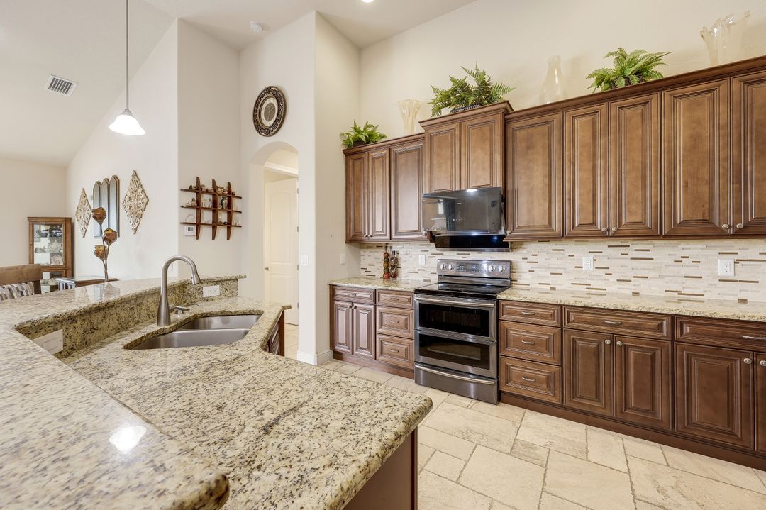 2364 NW 39th Ave, Cape Coral, FL 33993