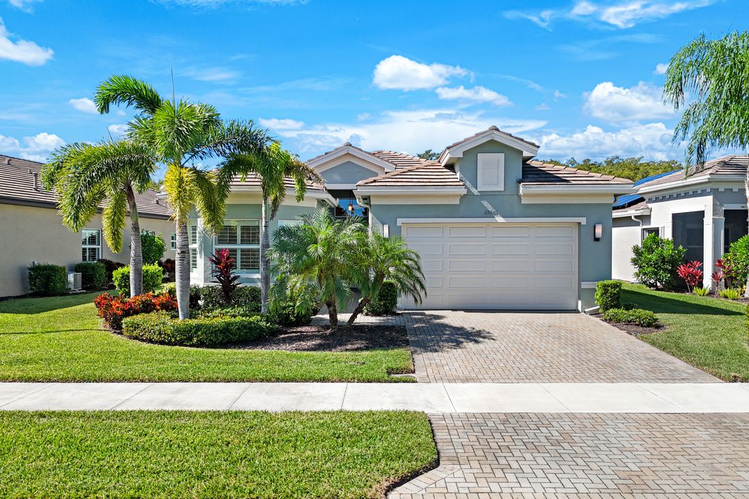 28564 Twain Dr, Bonita Springs, FL 34135