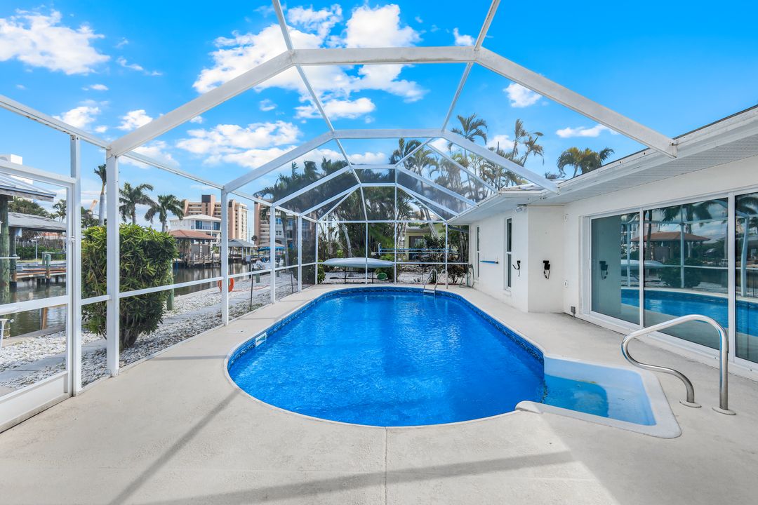 8552 Lagoon Rd, Fort Myers Beach, FL 33931