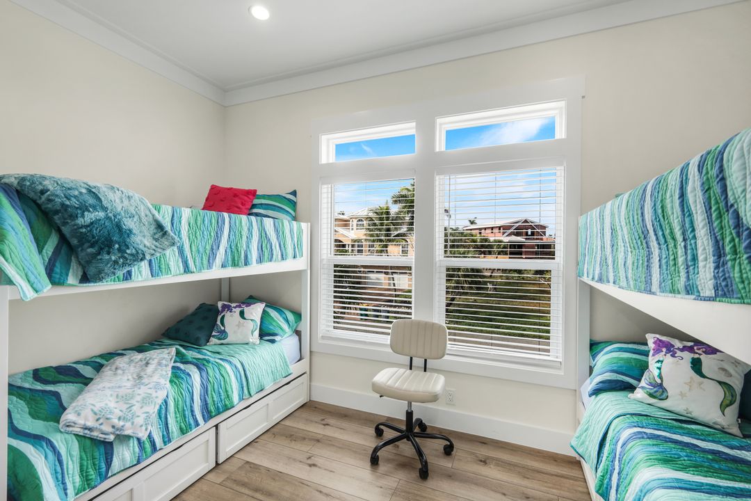 1376 Jamaica Dr, Sanibel, FL 33957