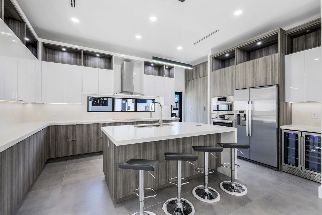 1332 Longwood Dr, Fort Myers, FL 33919