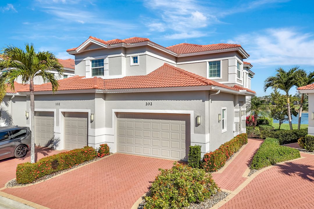 608 El Camino Real #202, Naples, FL 34119