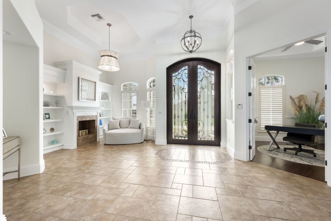 466 Clifton Ct, Marco Island, FL 34145