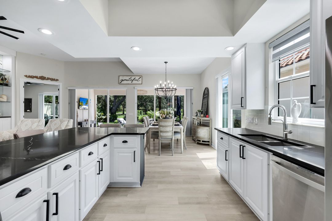 4402 Prescott Ln, Naples, FL 34119