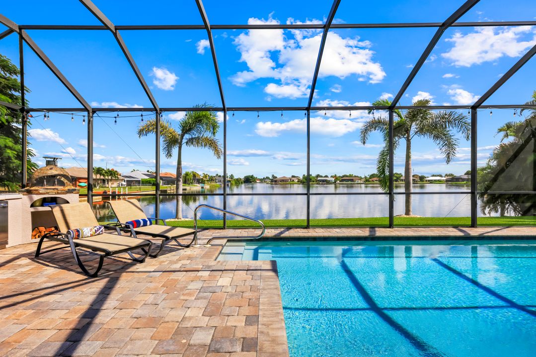 401 NE 19th Pl, Cape Coral, FL 33909