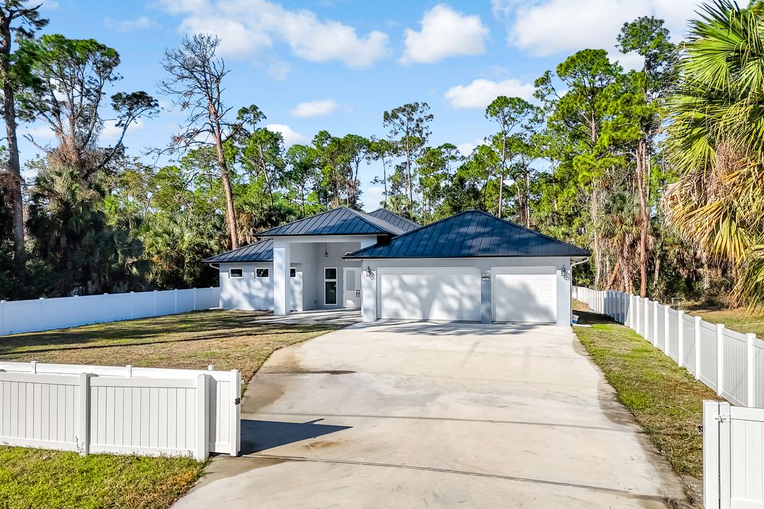 1853 Della Dr, Naples, FL 34117